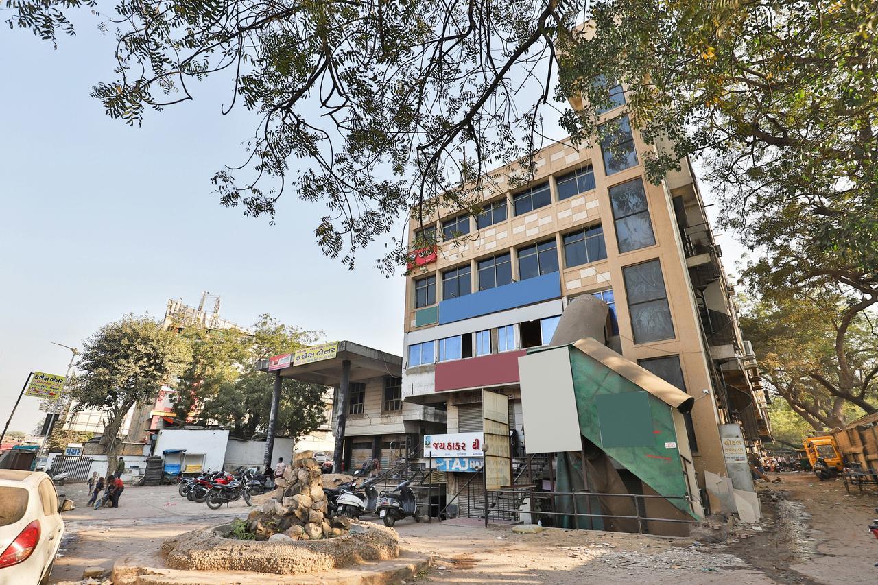 Oyo 11427 Hotel Kalyan Ahmedabad Eksteriør billede